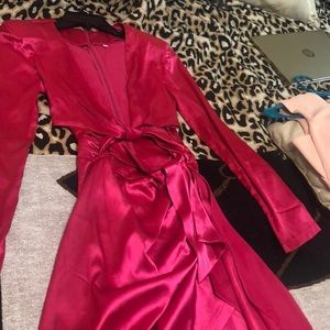 Gently worn party dress! As seen on Kylie Jenner💕